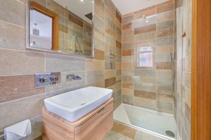 En-Suite - click for photo gallery